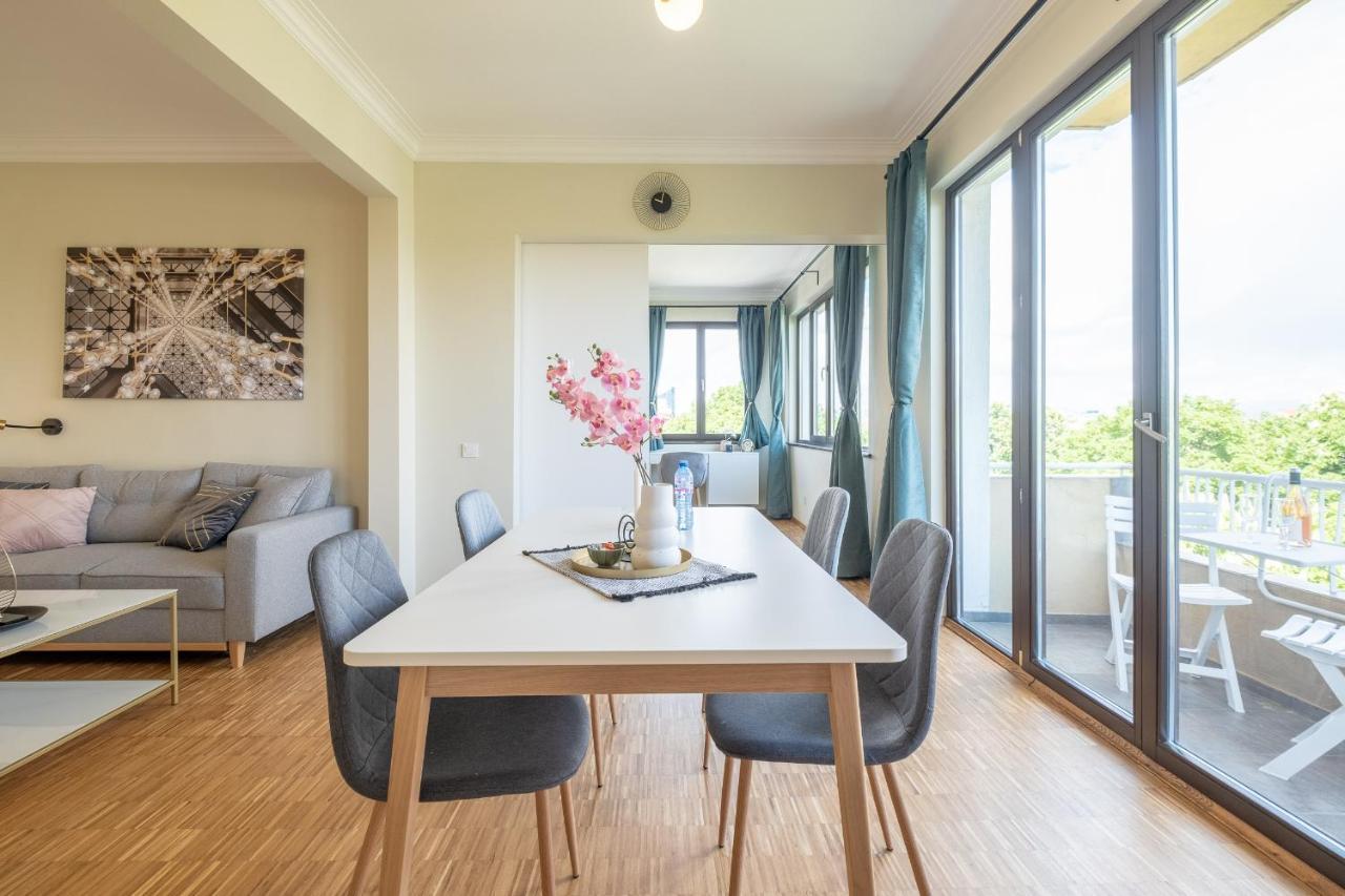 Sunrise 1Bdrm View Apartment Ndk Congress Centre София Екстериор снимка